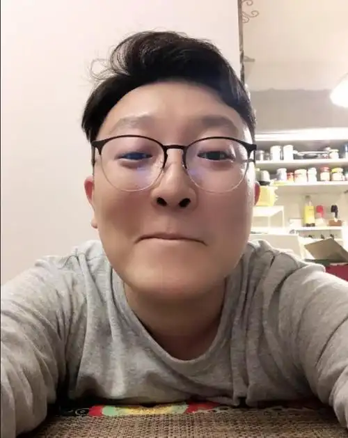 曹鹤阳的日常生活比相声舞台更精彩!