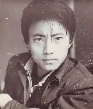 张涵予暴帅嫩照超像崔永元(图)