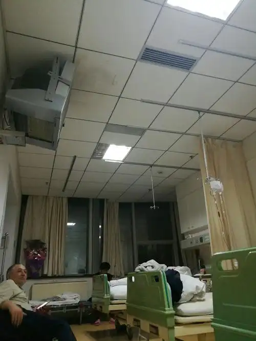 自治区石河子市北二路靠近石河子大学医学院第一附属医院住院二部