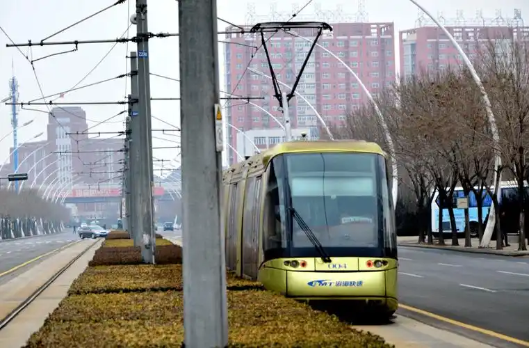 天津唯一一条有轨电车!_滨海新区_导轨_列车
