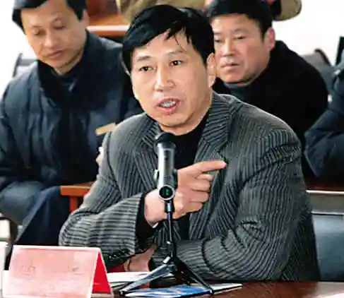 据《新京报》报道,11月6日晨,45岁的安徽凤阳县小岗村党委第一书记