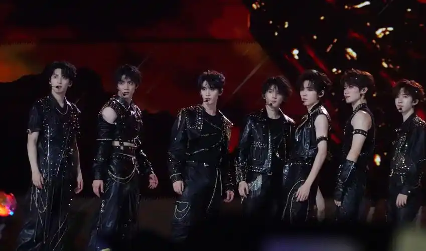 时代少年团楼非楼演唱会20240817-白衣talk上