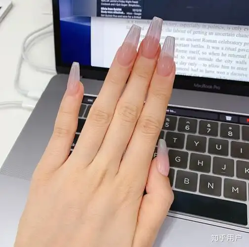 指甲长的女孩子男人会喜欢吗