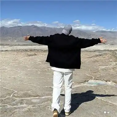 很有气场的男生头像深沉感很酷的男生背影头像