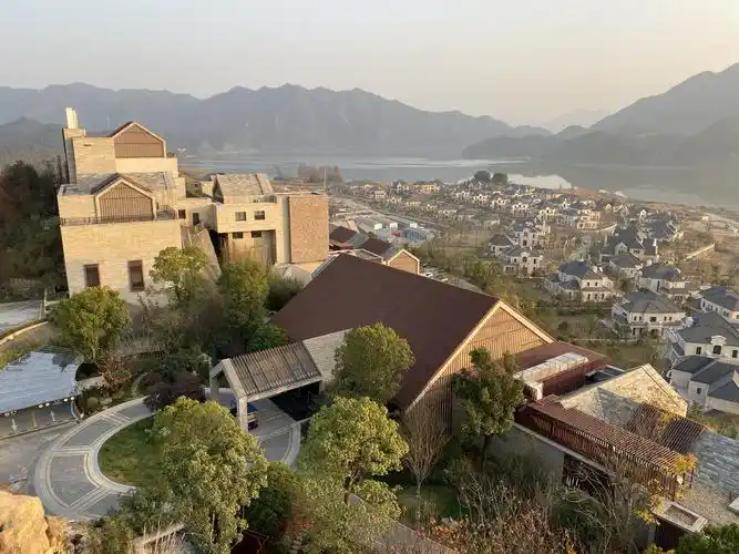 诗乡画城里的桐庐康莱德