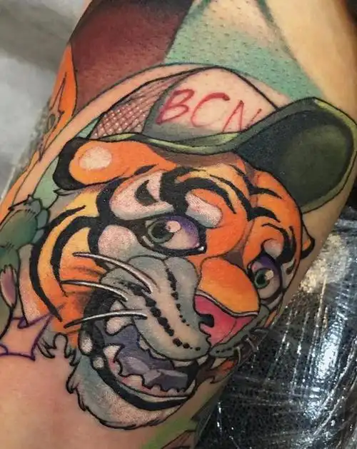 老虎纹身图片_手臂new school纹身图案