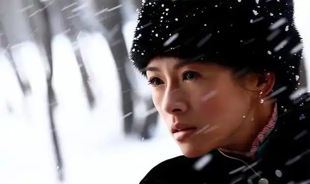 戛纳这一天,45岁的章子怡,让所有人认识了她的"国际地位"