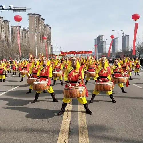 刘村镇南芦村敲锣打鼓过新年!