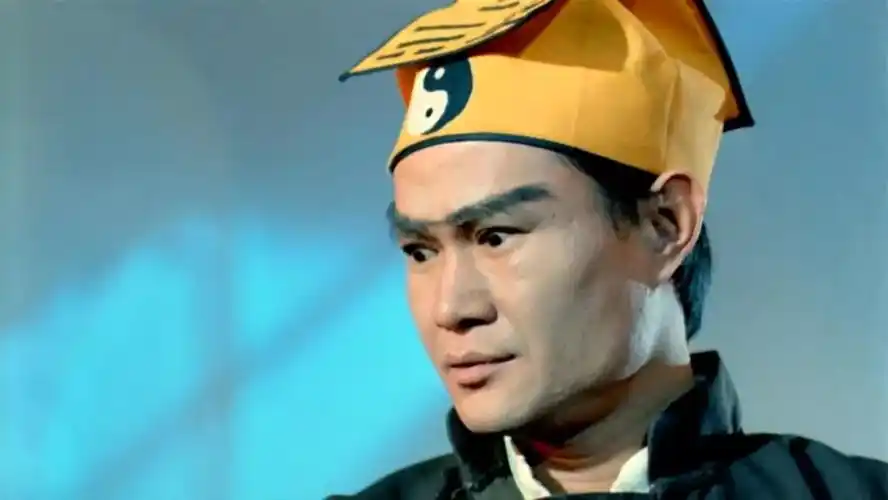 中西合璧的《驱魔道长》,林正英不仅降妖除魔,还是扫毒先锋