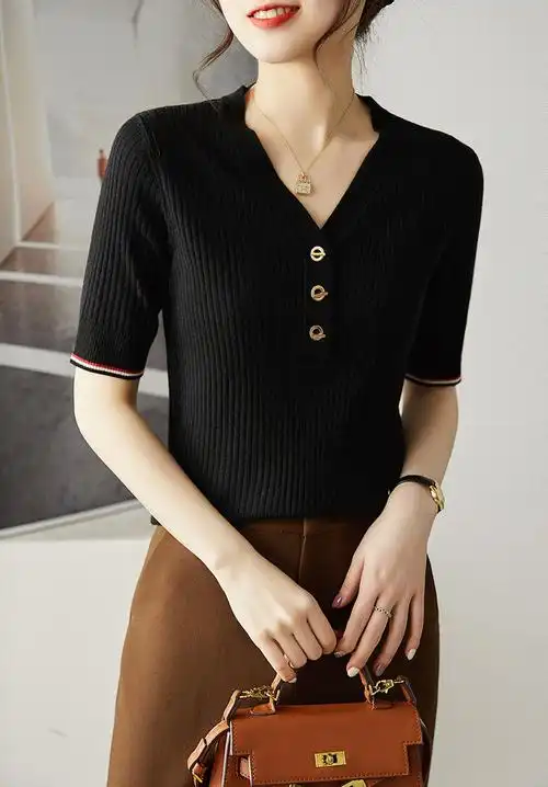 正品哥弟新款女装2022年夏季坑条领薄款纽扣冰丝毛针织衫