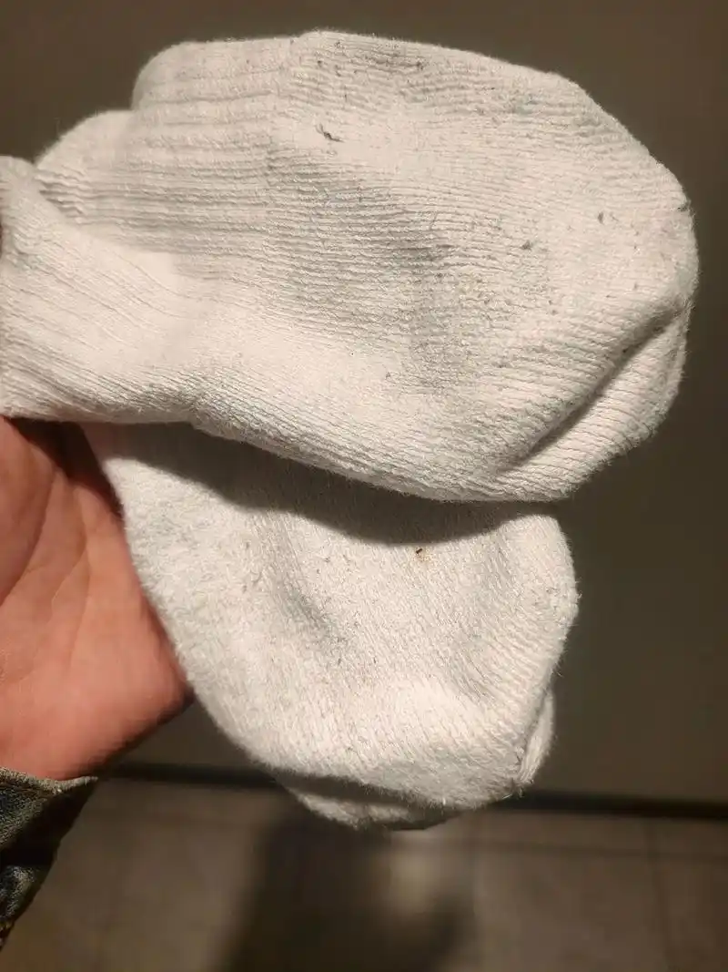 今天穿白色,有点脏#白袜子 #袜子 #无不良引导 - 抖音