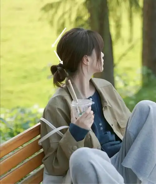 丸子头:扎出了少女感,烟筒卷:烫出了洋气感,2021年真不得了!