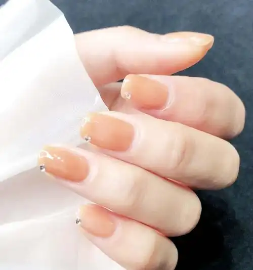 2021简约款温柔显白裸咖色美甲