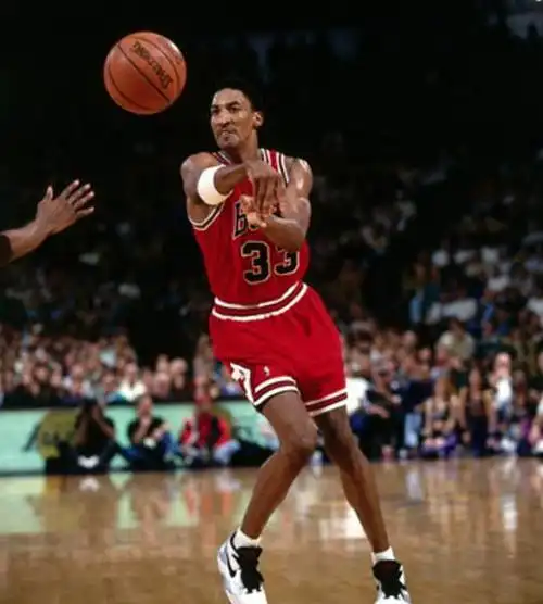 皮蓬为什么叫蝙蝠侠如此劲爆难怪乔丹也要依偎撒娇