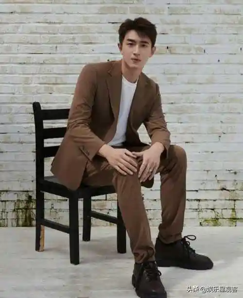 林更新个人简历(34岁林更新:与富二代女友相恋5年)_哪里拼网