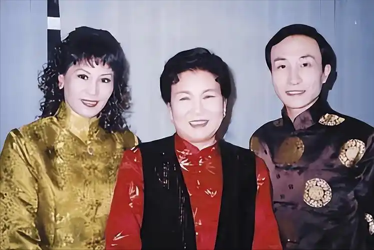 女儿败光她留的7套房产,至死没和赵本山和解_高秀敏_何庆魁_赵丽蓉