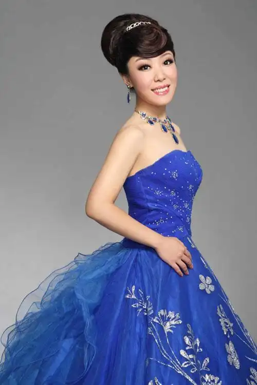 新生代女中音韩婷 高歌纪念辛亥革命100周年