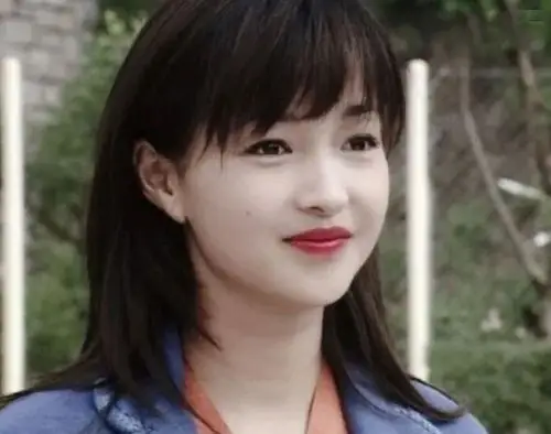 被称tvb甜妹饰演郭襄灵气十足港圈女神李绮红现在怎么样了