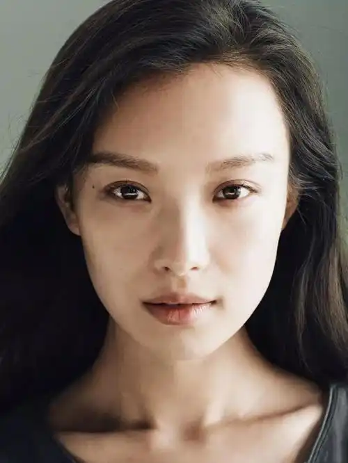 长脸适合什么发型女长脸是怎样的脸型