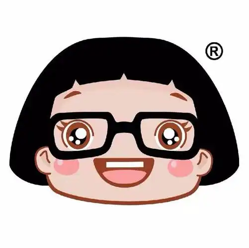 一个头顶蘑菇头,带熊猫黑框眼镜的卡通人物.