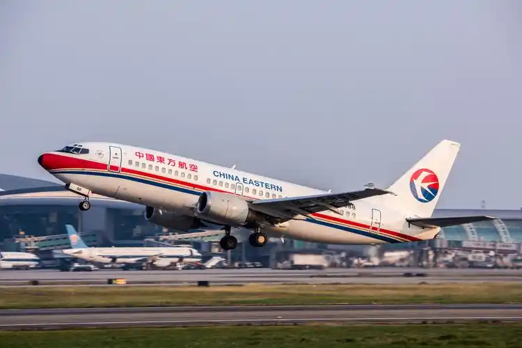 东方航空 波音737-700