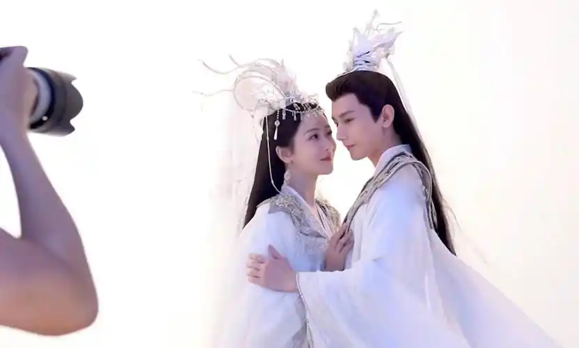 沉香如屑放出大婚花絮杨紫全程花痴脸成毅古装也太帅了