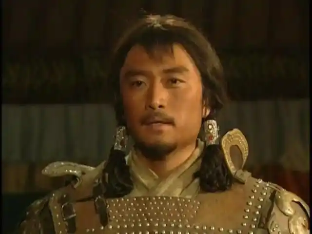 当天,有人刚提及成吉思汗的遗诏,窝阔台突然站起向四下拱手道:"我情愿