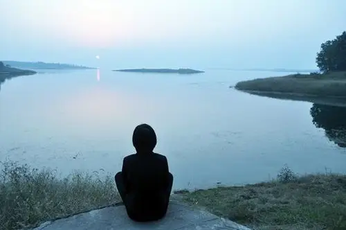 北京越来越远,从三环,四环,五环到六环,现在不少人都搬到河北燕郊去了