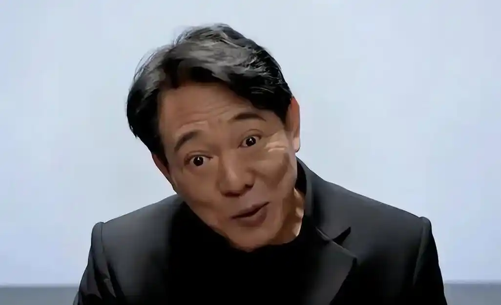 60岁李连杰脸部浮肿衰老,像80多岁老爷爷