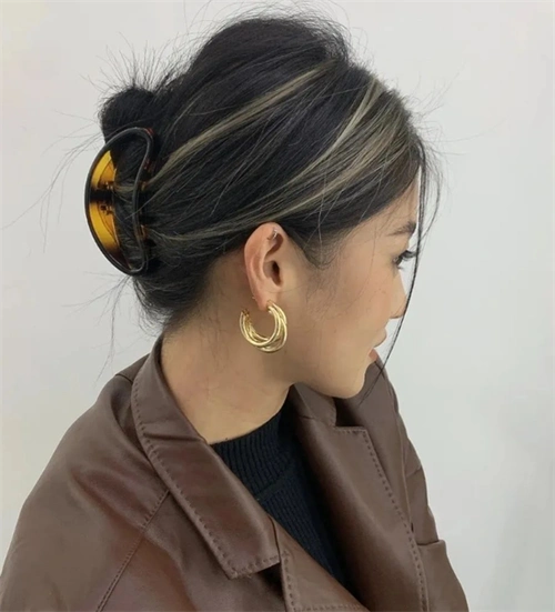 飒姐个性挑染发型 头发这样染超a_染发发型 - 美发站