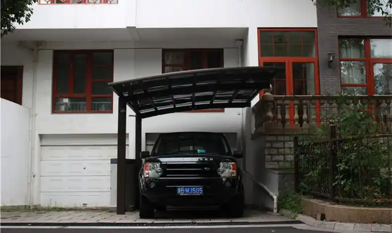 把车库空出来改造成家庭影院,那车子停在哪里?