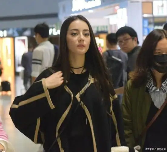 迪丽热巴黑粉拒不道歉被强执