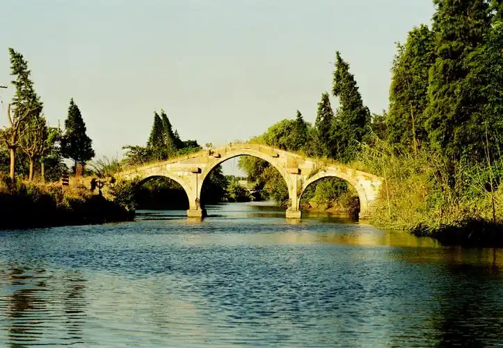 三孔石拱桥丰钱桥