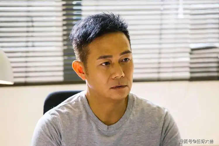 原创tvb双料影帝搭秦昊获关注,港星逐渐没落,57岁张兆辉该何去何从