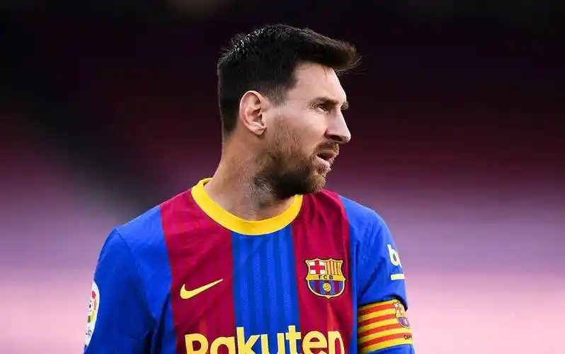 梅西最适合在巴萨或世界杯踢球?