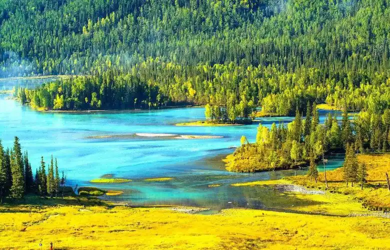 新疆旅游|喀纳斯|秋天来了,她美得气势磅礴淋漓尽致