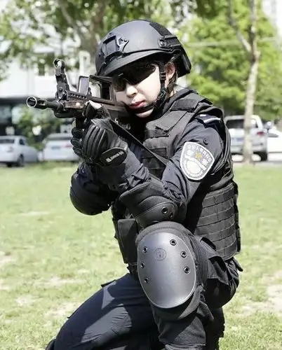 这个女特警 身手不一般——记西安市公安局特警支队特警李萌