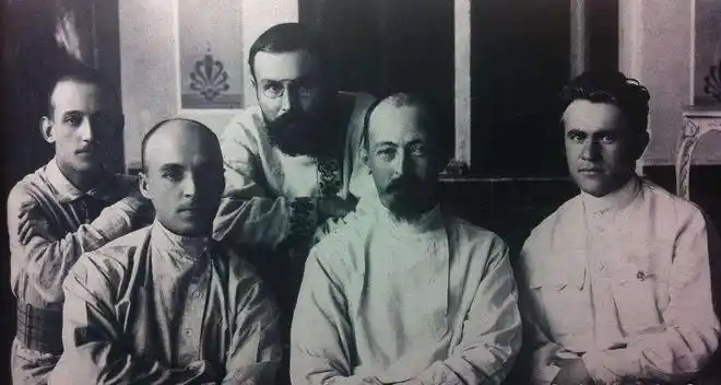 契卡最无能的一把手缺少政治头脑只懂蛮干沦为打手结局悲惨