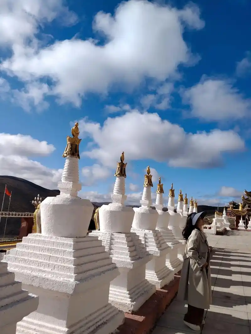 东嘎寺东嘎:在藏语中是"白色海螺"的意思,座落在