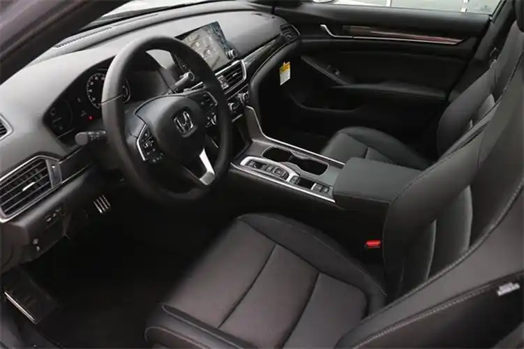 新款本田雅阁现真身外观小幅调整运动感增强配装20t10at