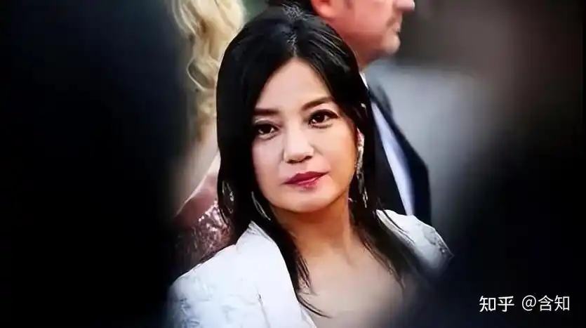 而张哲瀚这样的行为,无疑也给赵薇带来了非常大的负面影响,也让她的