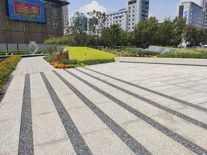 砾石结合条形铺装