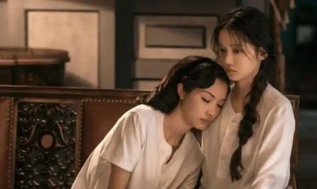 双女主剧《双镜》里的女生情谊和双向救赎