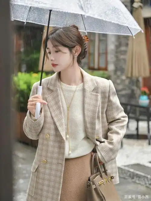 秋天什么衣服搭配好看图片(秋天什么衣服搭配好看图片男)