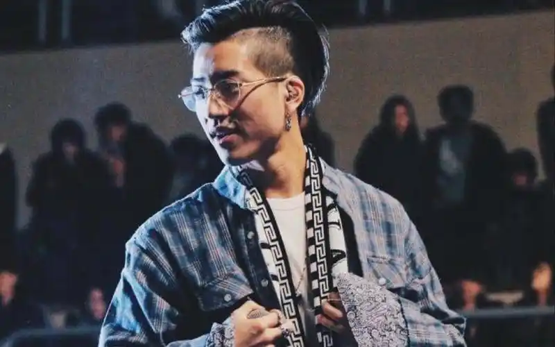 junoflo-《statues》