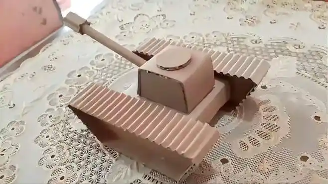 「diy纸板手工详细教程」教你如何用纸板制作一辆坦克,非常简单