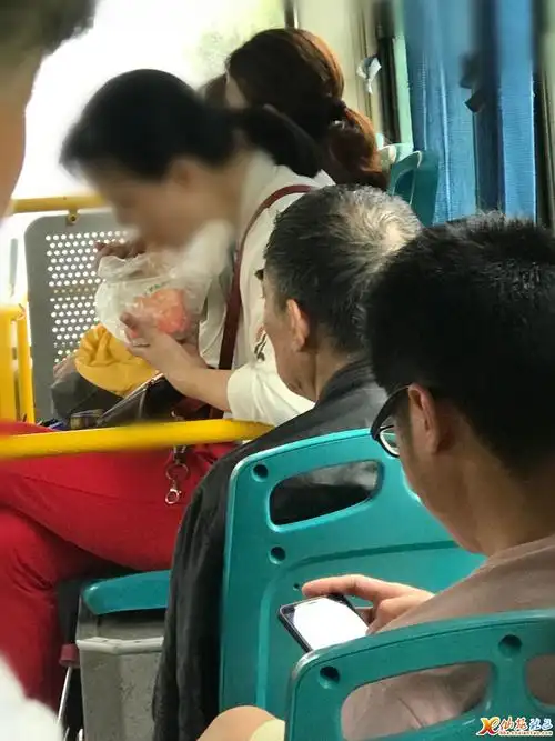 【曝光】公交车上的不文明行为