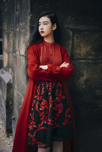 张辛苑布拉格写真