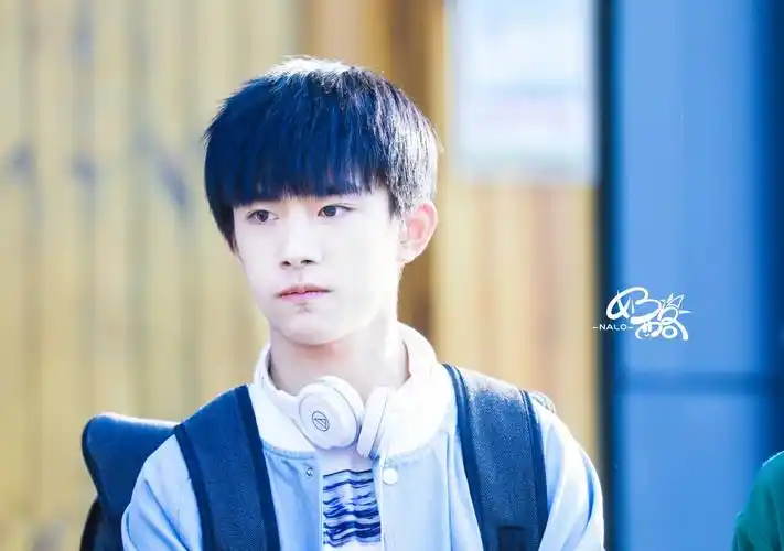 易烊千玺 #tfboys 电视剧我们的少年时代拍摄花絮 高清 可爱