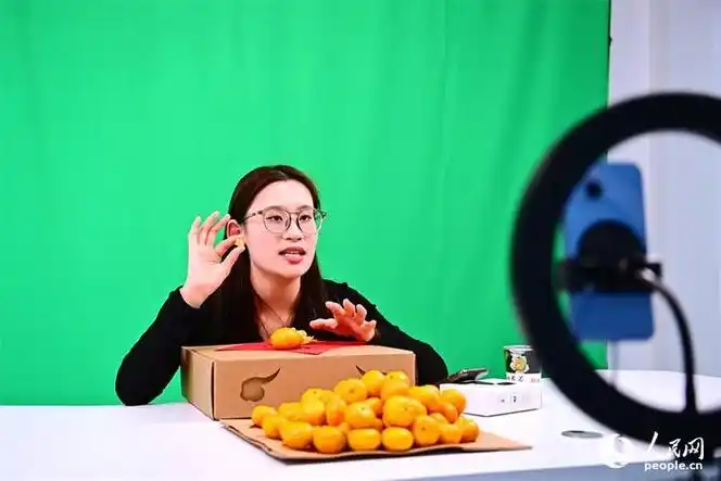 江西南丰直播电商助农货俏销